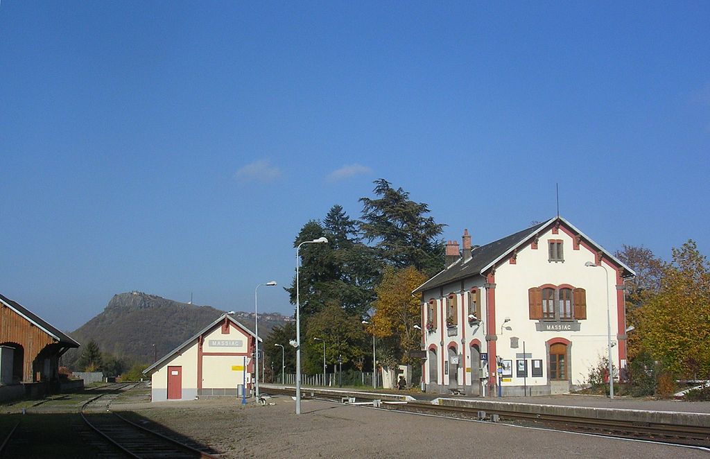 1024px-gare_de_massiac.jpg