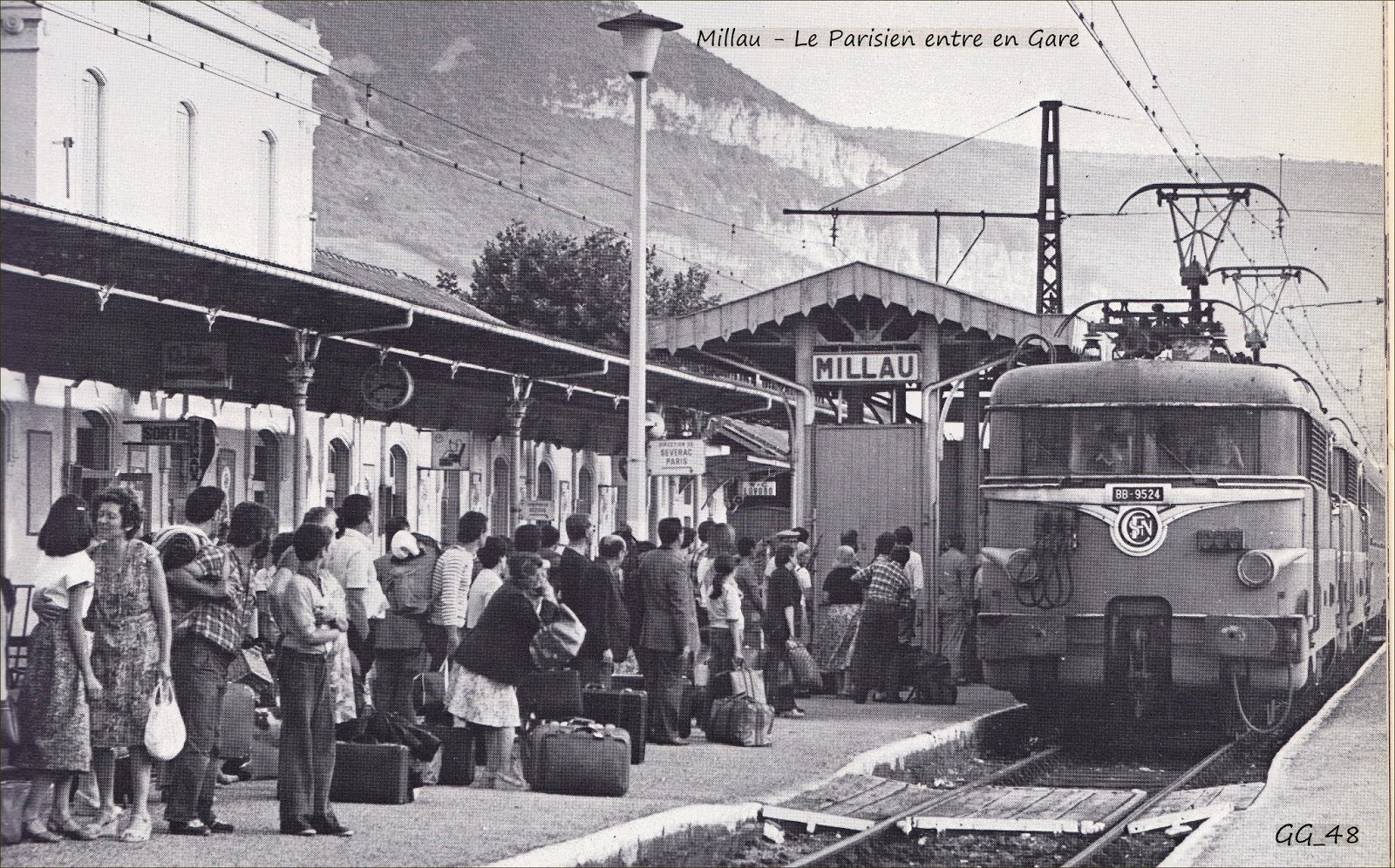 12_millau_l_express_pour_paris.jpg